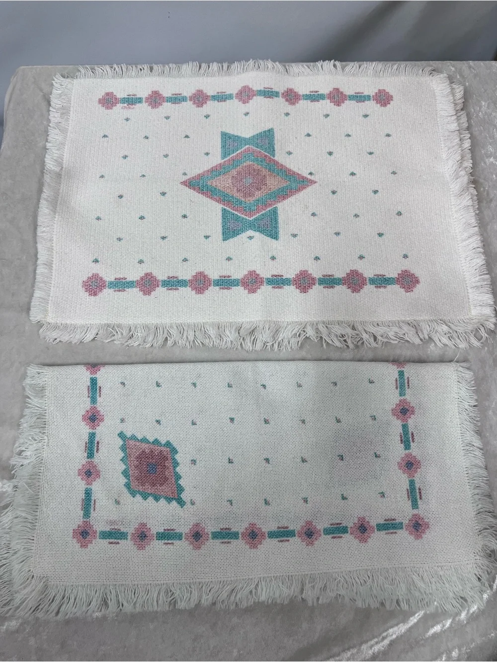 Aztec White Fringe 2 placemats & 2 napkin towels southwestern Geometric FLAWED